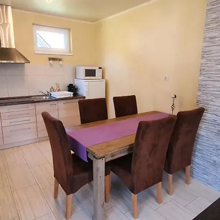 Apartment Tamasi Nyaralohaz Balatonmariafurdo
